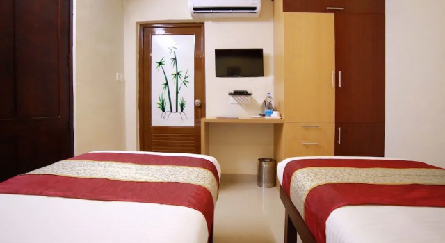 OYO 8420 Elite Inn