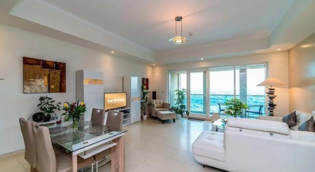 Bnbme - Churchill Towers 1 Bedroom Canal View