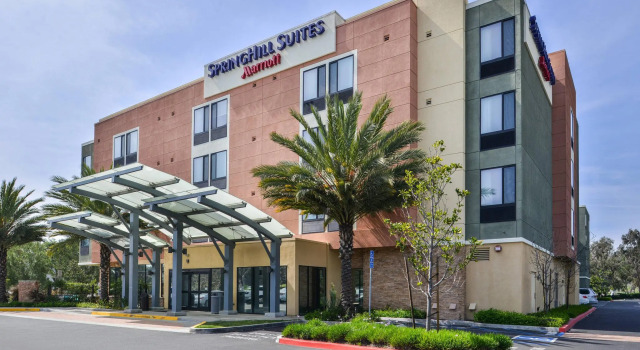 Люкс SpringHill Suites Irvine John Wayne Airport / Orange County