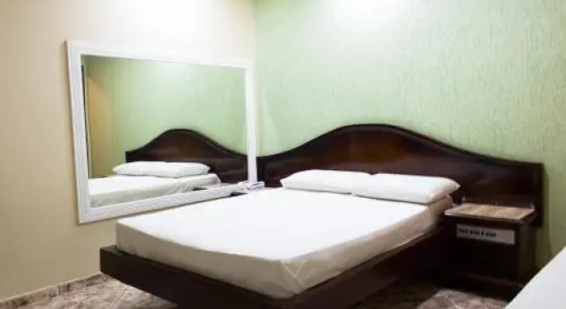 Hotel Valadares, Забронировать Отель South Wing Бразилиа, рядом с Городской парк имени Сары Кубичек