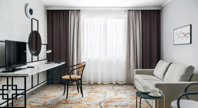 Полулюкс Metropolo by Golden Tulip Krakow