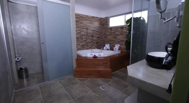 Люкс с балконом и с видом на город Casa Hotel Achumani