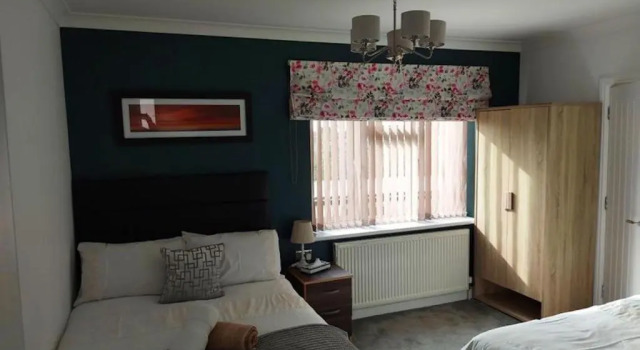Room-family Room With Private Bathroom, Rezervați Pensiune Edgware Londra Mare, aproape de Canons Park