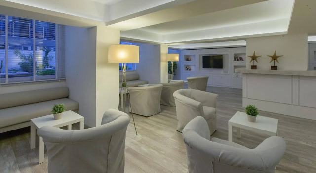 The Beachfront Hotel Adult Only 16 Plus, Забронировать Отель Отели Мармарис с бассейном, рядом с Городской пляж Мармарис, Бассейн
