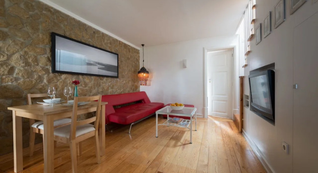 Апартаменты Мансарда с 2 комнатами Flores Guest House