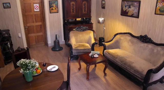 Sololaki Suite