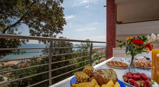 Amazing Apartment with romantic sea view, Book Apartment Hotels in Abruzzo with Parking, Parking