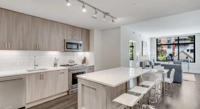 Апартаменты Luxury Global Luxury Suites at Bethesda Metro