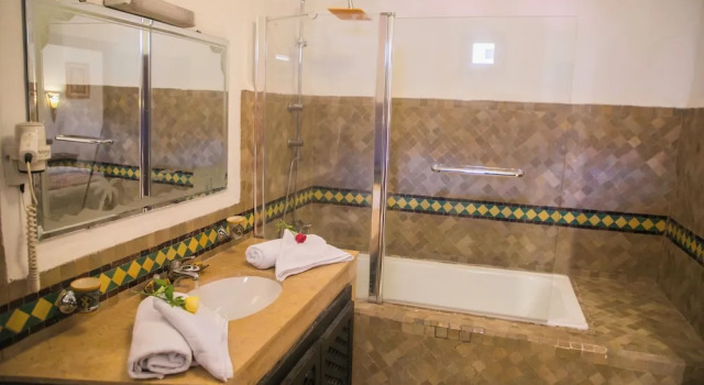 Одноместный номер Standard с балконом и с красивым видом из окна Hotel La Perle du Sud