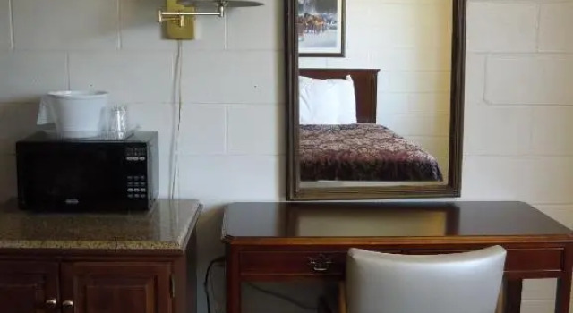 Двухместный номер Standard с красивым видом из окна The Pines Motel