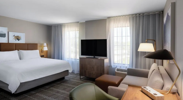 Люкс Staybridge Suites West Des Moines by IHG