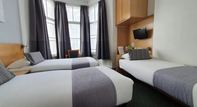 Трёхместный номер Standard Star Hotel