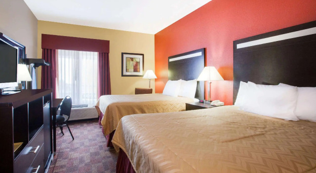 Четырёхместный номер Standard Comfort Inn Beckley