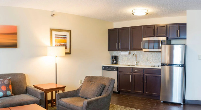 Двухместный люкс c 1 комнатой Staybridge Suites Fargo by IHG