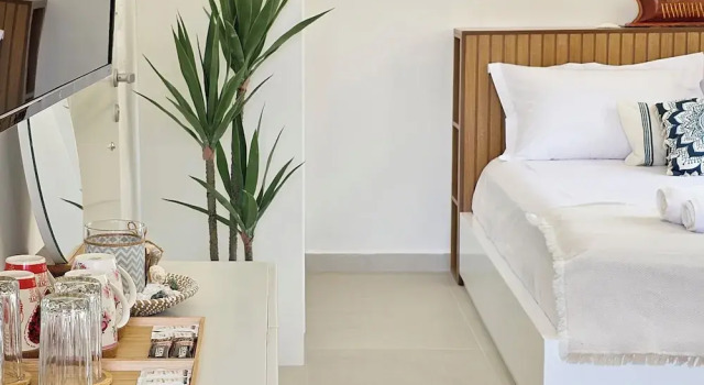 Четырёхместный номер Deluxe с балконом и с частичным видом на океан Ares Beachfront Luxury Rooms