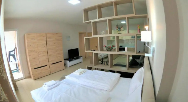 Студия Eni`s Apartments