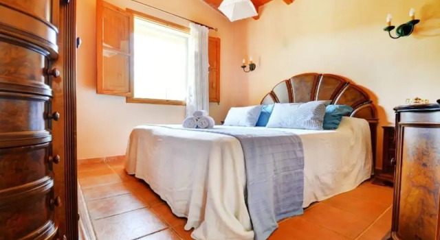 104569 -  Villa in Alaró, Book Villa  