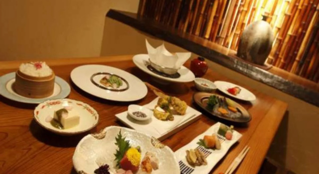 Shimizu Grand Hotel, Buchen Sie Hotel Shimizu Aioichō
