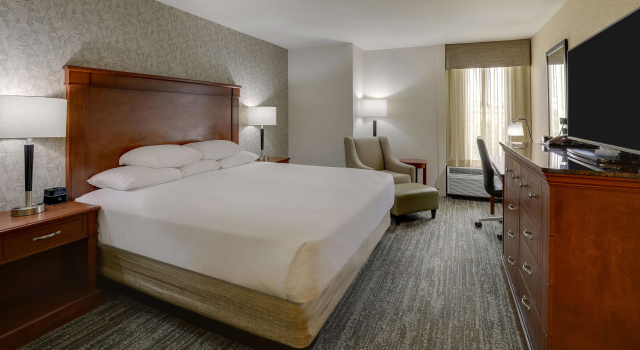 Номер Deluxe Drury Inn & Suites Atlanta Marietta