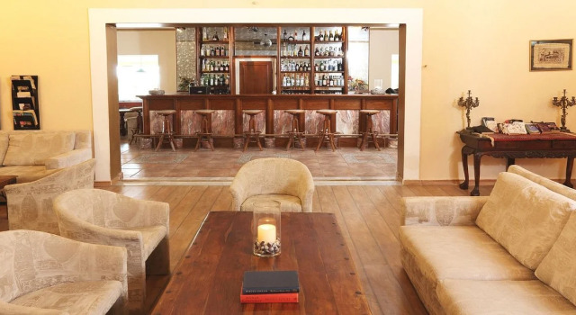 Rebecca'S Village Hotel
