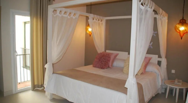 Полулюкс Hotel Tarongeta