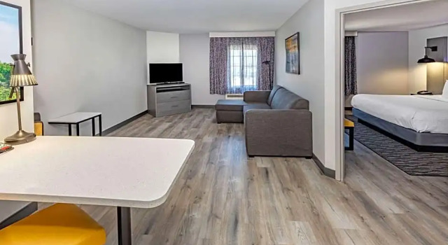 Люкс La Quinta Inn & Suites by Wyndham Ardmore