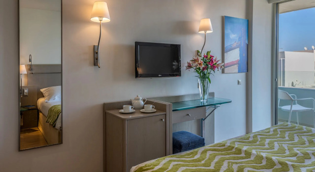 Двухместный номер с частичным видом на море Kriti Beach Hotel