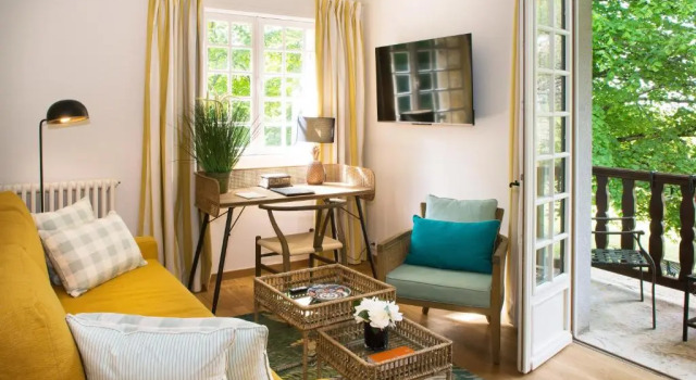 Полулюкс Executive Hôtel La Métairie - Teritoria