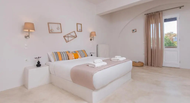 Люкс с видом на море Golden Sunrise Suites