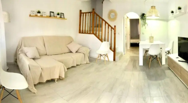 4 bedrooms house at La Manga del Mar Menor 100 m away from the beach with sea view shared pool and terrace, Rezerwuj Hotel Hotele w Murcja z parkingiem, Parking