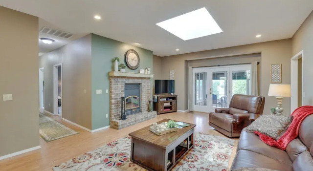 Bella Vista Home w/ Kayaks & Deck on Loch Lomond!, Забронировать Дом для отпуска Виллы Белла-Виста, Вилла