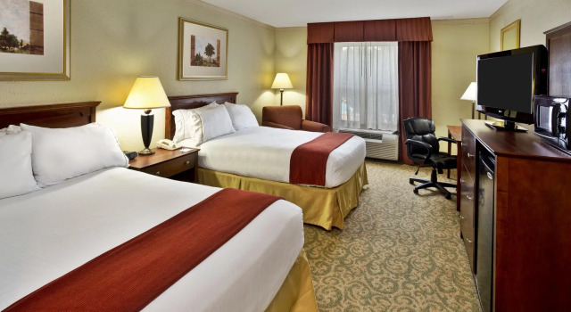 Четырёхместный номер Standard Holiday Inn Express Breaux Bridge by IHG