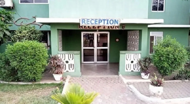 Queens Hotel, Prenota Hotel Tema Greater Accra