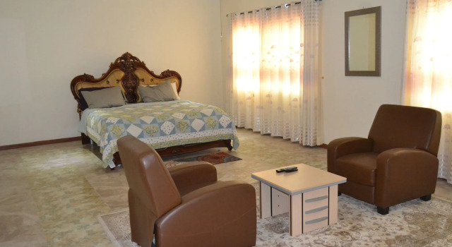 Shenocho Properties, Reserva ahora Hostal o pensión Hoteles en Gran Acra con aparcamiento, Aparcamiento