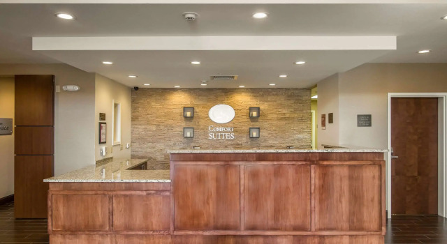 Comfort Suites Dodge City, Buchen Sie Hotel Dodge City Kansas