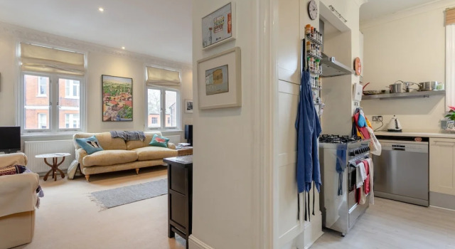 Charming 2 Bedroom Apartment Near Battersea