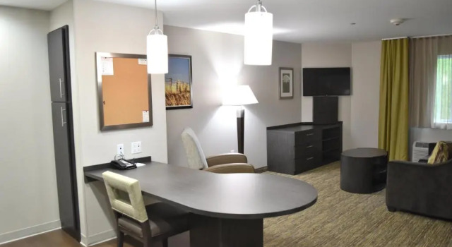 Люкс c 1 комнатой Candlewood Suites Independence by IHG