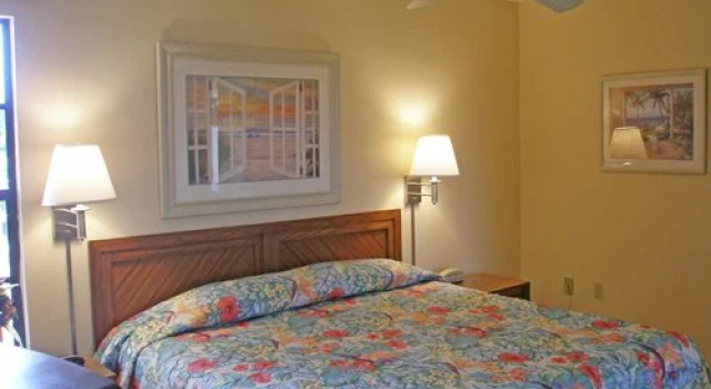 Sunrise Bay Resort & Club Condominium, Забронировать Курортный отель Марко-Айленд штат Флорида