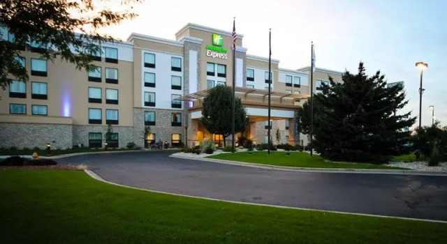 Кровать в общем номере Holiday Inn Express Janesville-I-90 & US Highway 14 by IHG