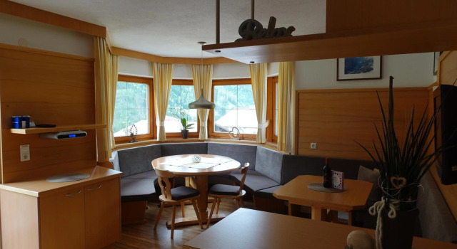 Apart La Stella, Prenota Hotel Hotel a Tirolo con parcheggio, Parcheggio