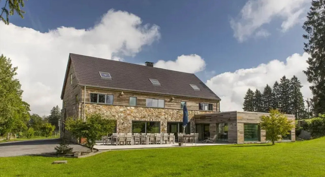 Коттедж A Stylish Villa in a Green Setting, With a Fully Equipped Wellness Center