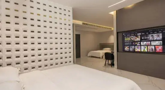 Люкс Deluxe Yueji Hotel (Railway Station Wangchengpo Subway Station Store)