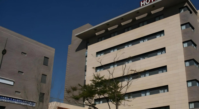 Hotel Gran Fama, Забронировать Отель Альмерия Коста-де-Альмерия