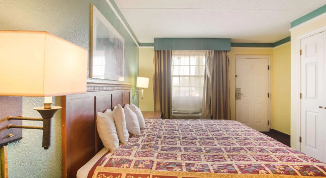 Люкс Bhagat Hotels Stone Mountain Atlanta BW Signature Collection