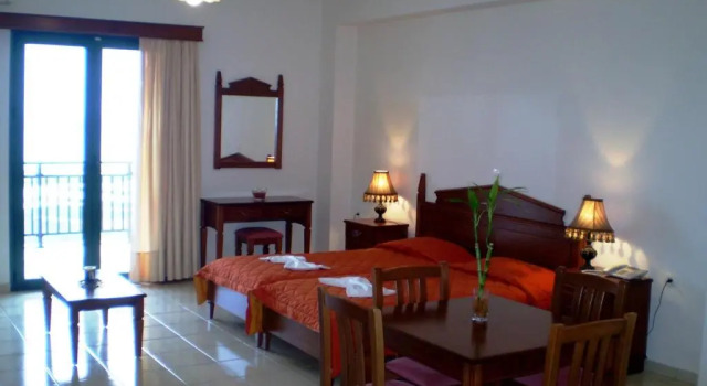 Студия Superior Roubini Apartments