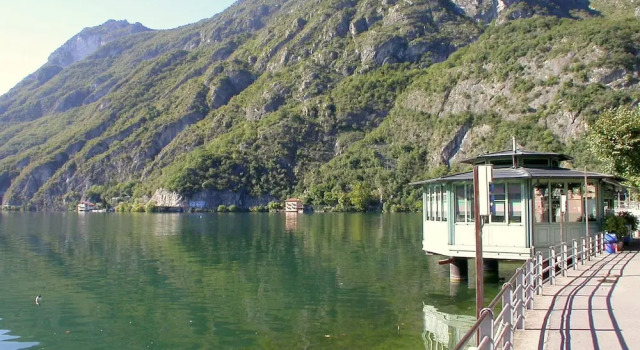 Apartment Close to the Lake in Residence With Swimming Pool, Buchen Sie Ferienwohnung Hotels in Porlezza mit Pool, Schwimmbad