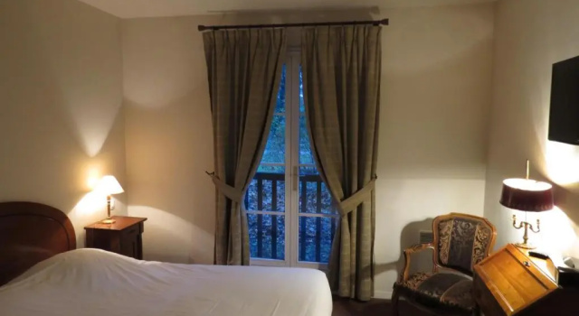 Двухместный номер Standard Hostellerie du Royallieu