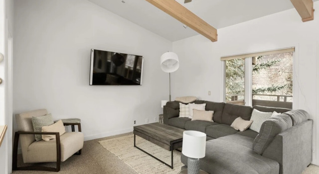 Two Bedroom Apartments with One of a Kind Location on Slopes of Aspen Mountain!, Забронировать Апартаменты/квартира Аспен Горнолыжный курорт Аспен-Сноумас, рядом с Little Nell