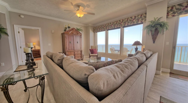 Gulf Crest Condominium #2303 - 2 Br Condo, Varaa Huoneisto Hotellit Panhandle Florida uima-altaalla, Uima-allas