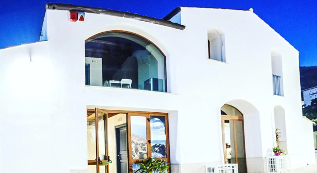 BB Borgo Marino, Забронировать Отель Отели Чефалу с парковкой, рядом с Пляж Чефалу, Парковка